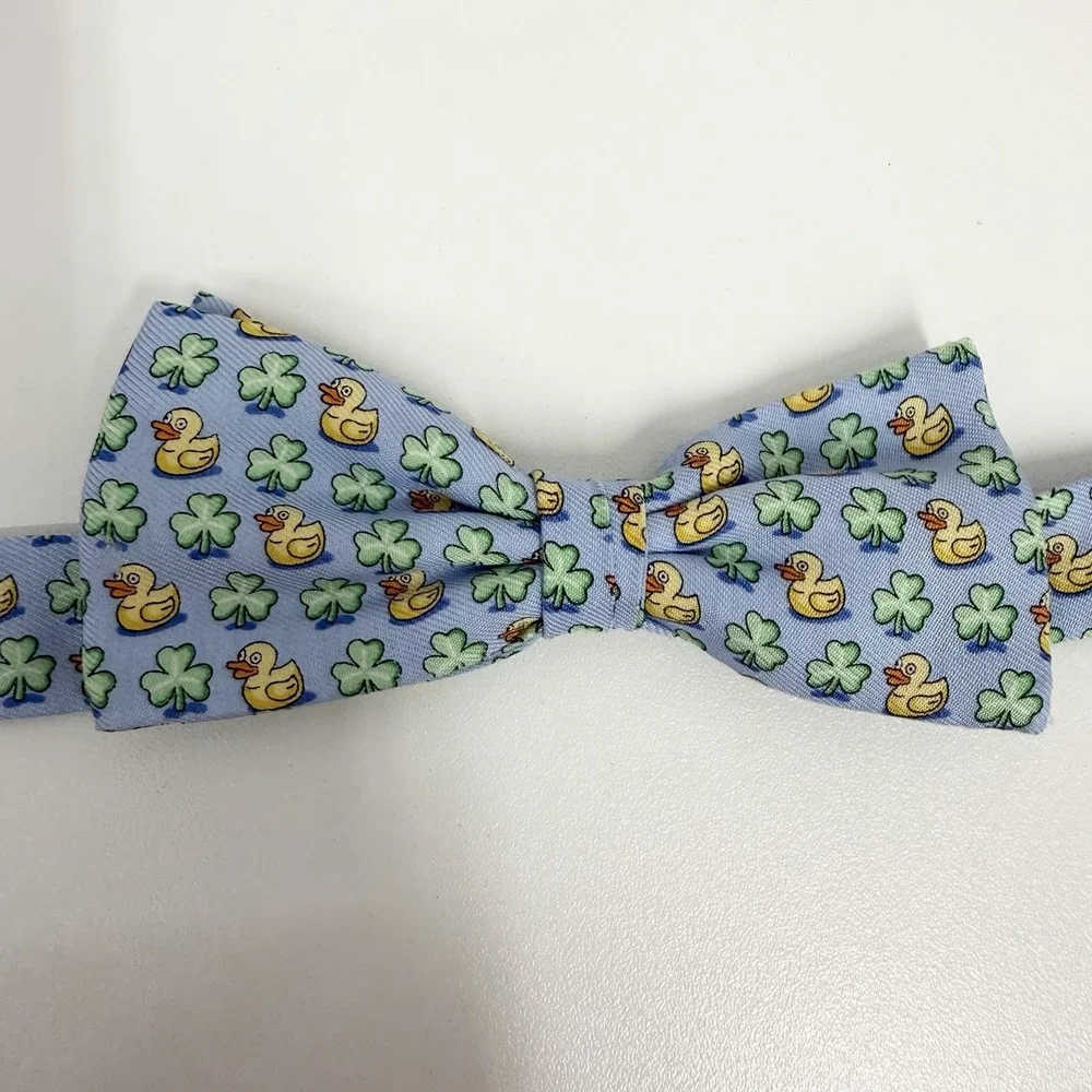 Vineyard Vines Boys Bow Tie Ducks & Cloverleafs Blue/Yellow/Green Silk 2